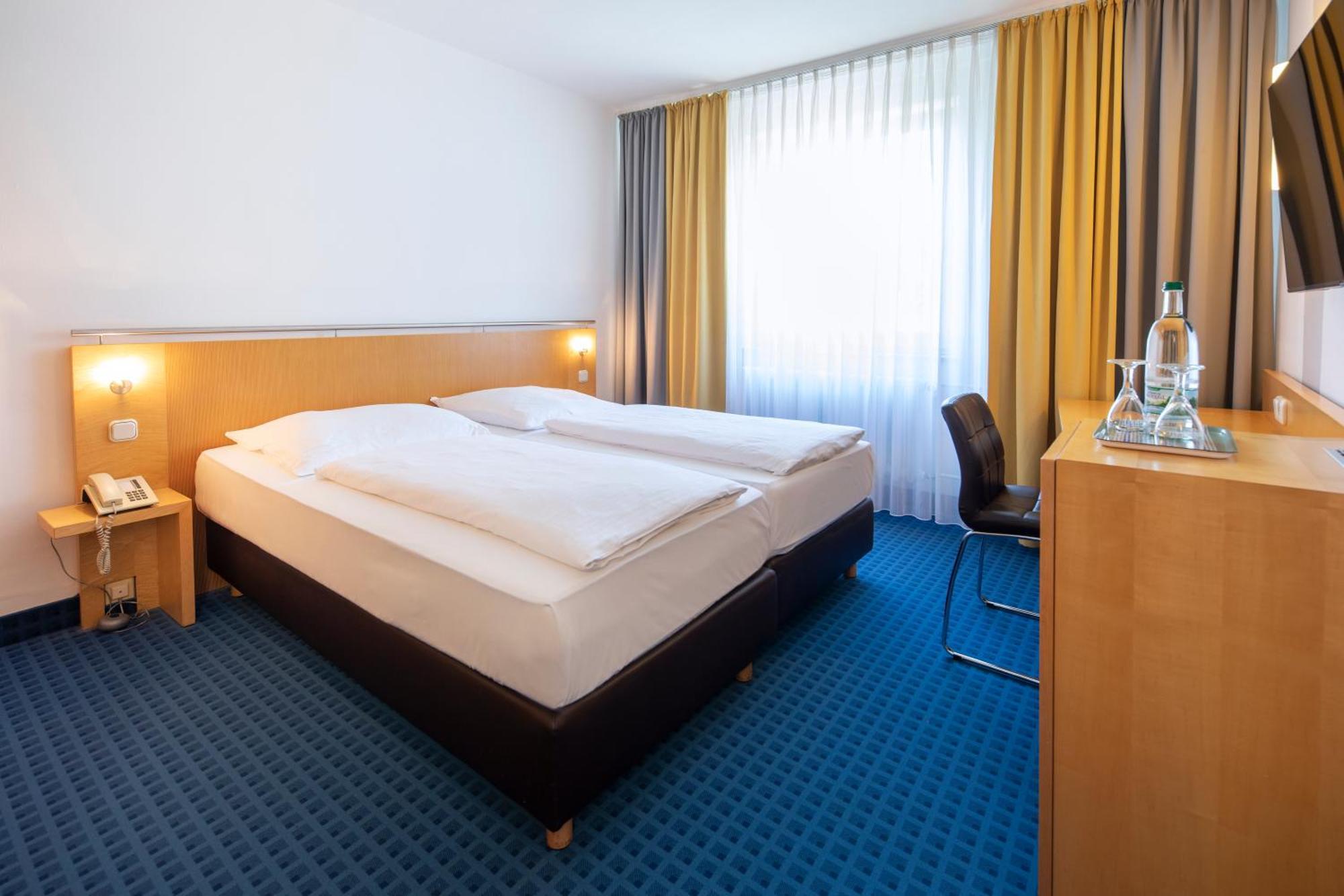 Achat Hotel Suhl Ngoại thất bức ảnh