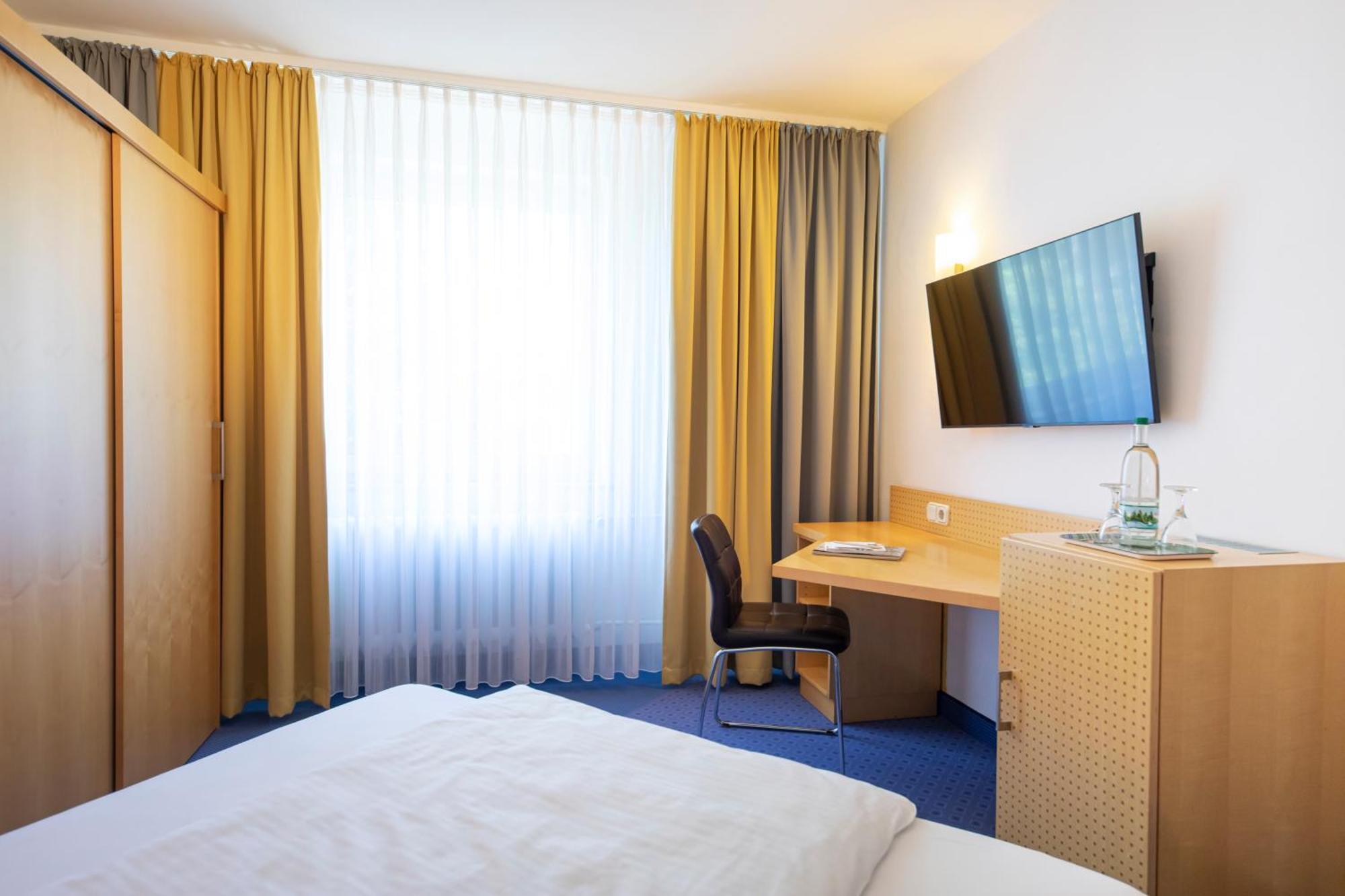 Achat Hotel Suhl Ngoại thất bức ảnh