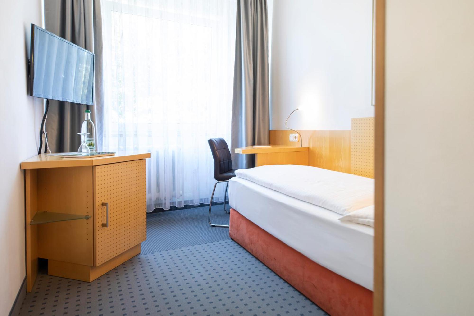 Achat Hotel Suhl Ngoại thất bức ảnh